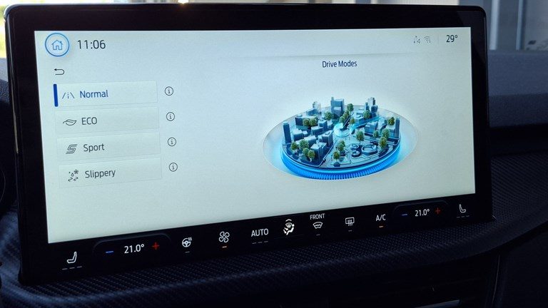 2025 Ford Kuga — fotografija 11