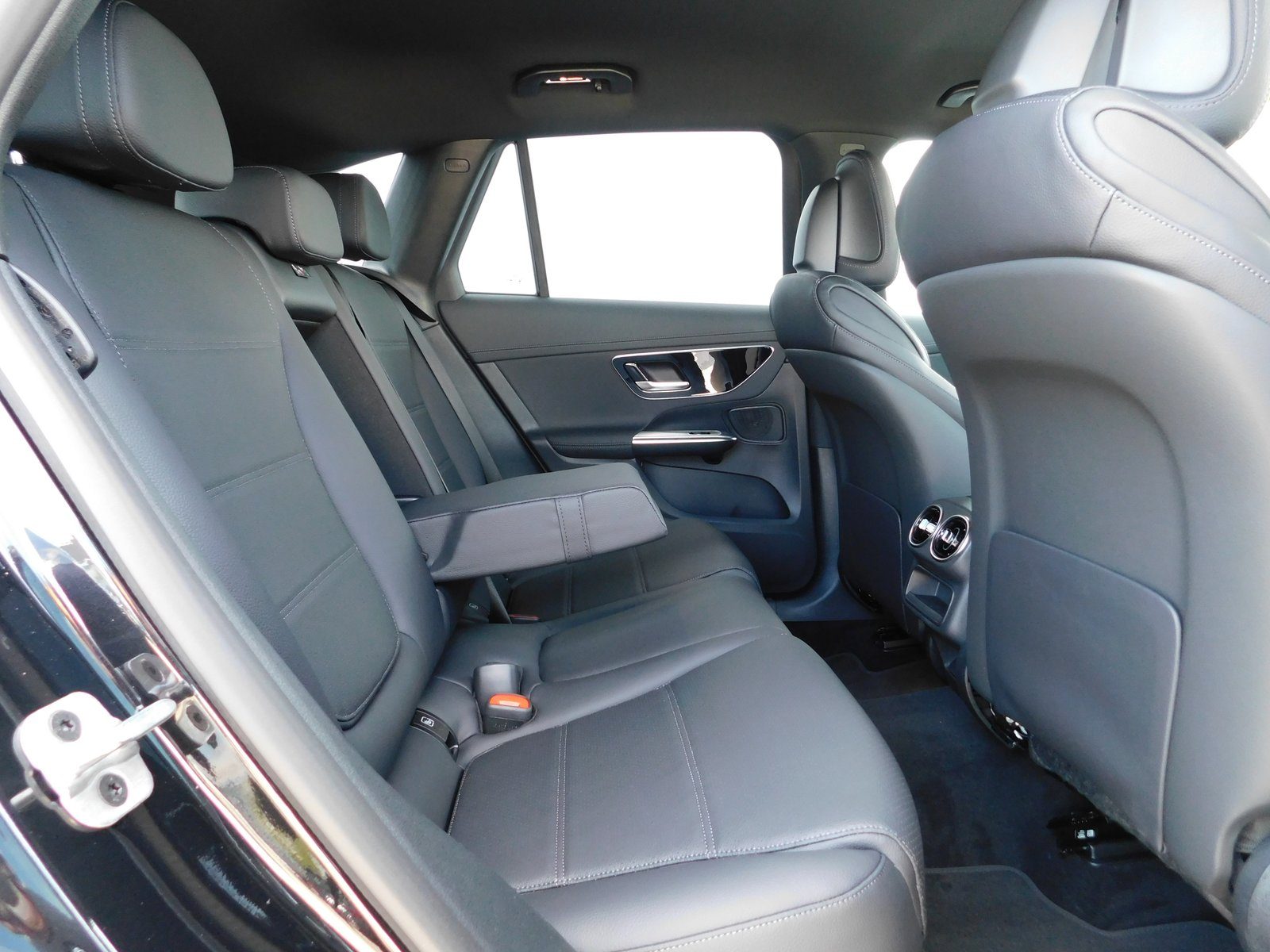 2024 Mercedes-Benz GLC — fotografija 13