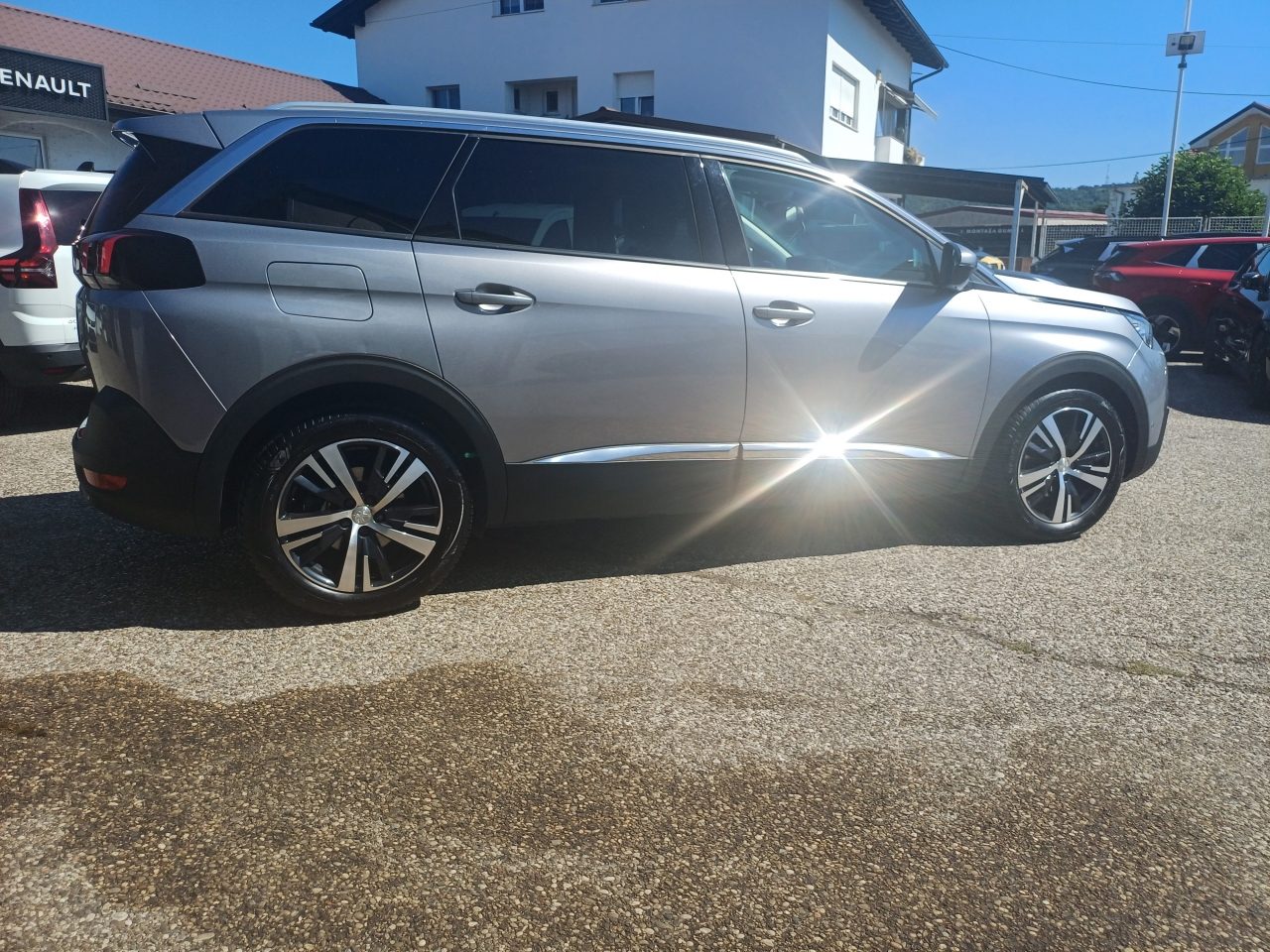 2017 Peugeot 5008 — fotografija 4
