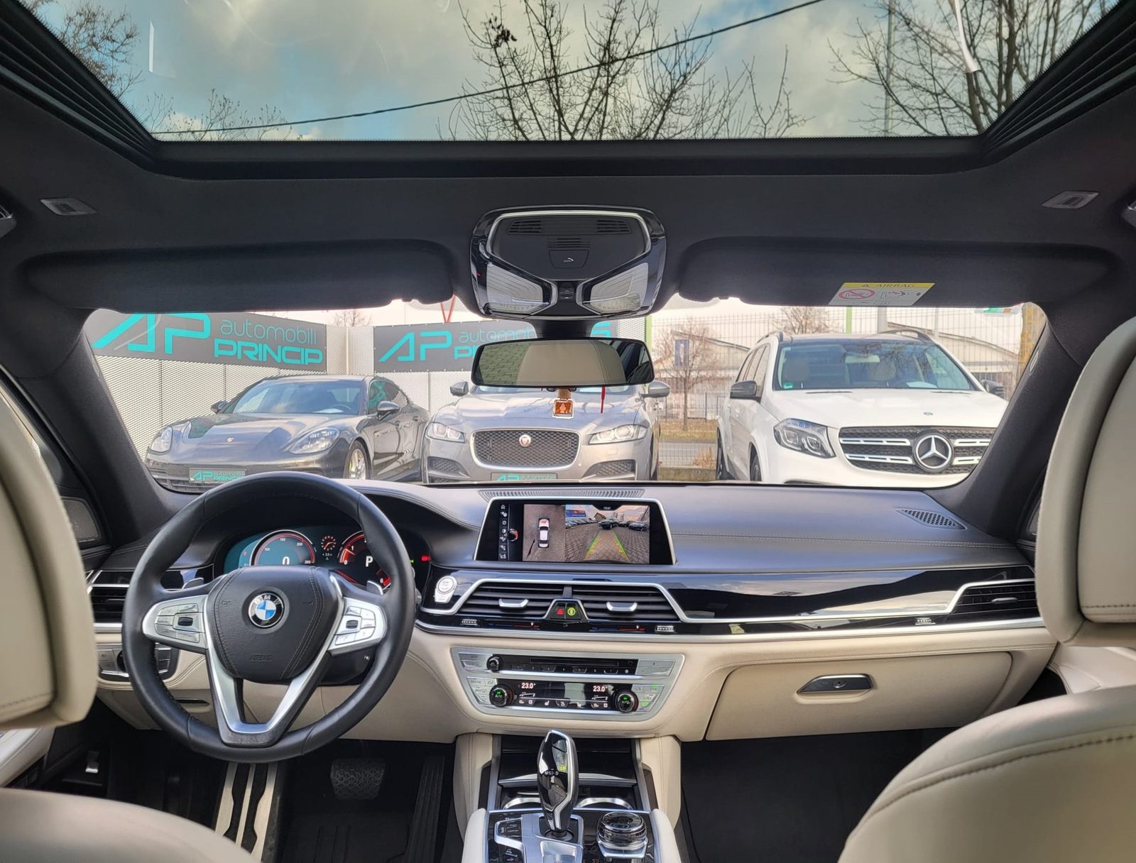 2016 BMW Serija 7 — fotografija 25