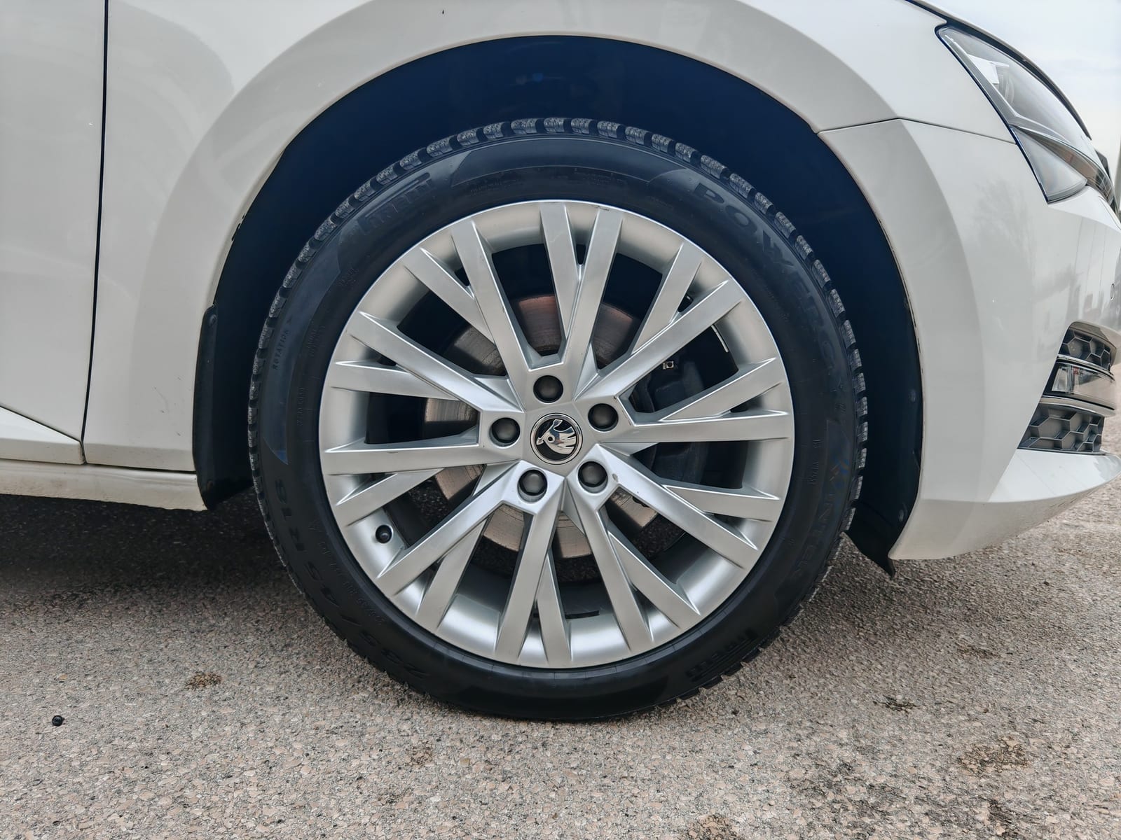 2021 Škoda Superb — fotografija 8