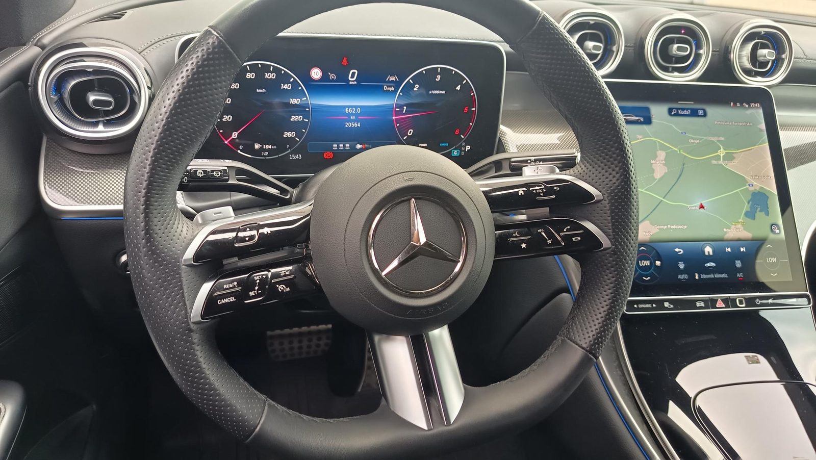 2026 Mercedes-Benz GLC — fotografija 12