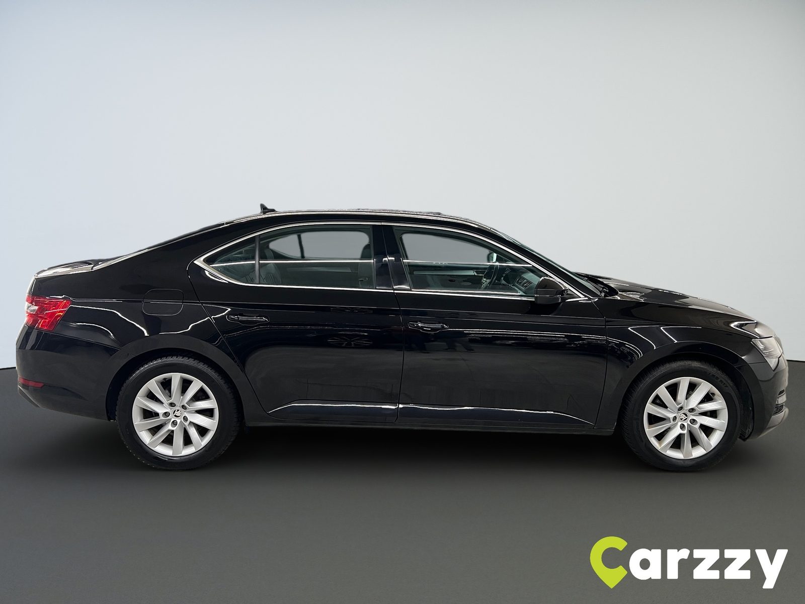 2021 Škoda Superb — fotografija 5