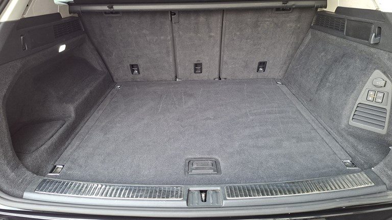 2018 Volkswagen Touareg — fotografija 29