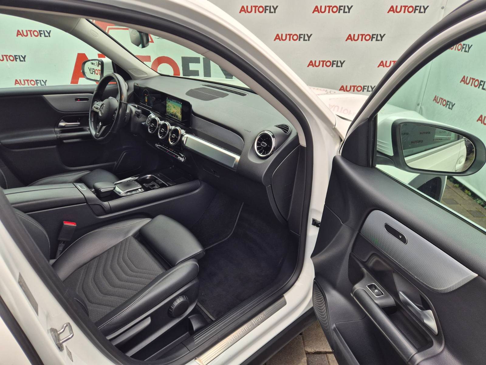 2021 Mercedes-Benz GLB — fotografija 13