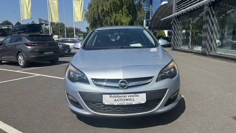 2015 Opel Astra — sličica 2