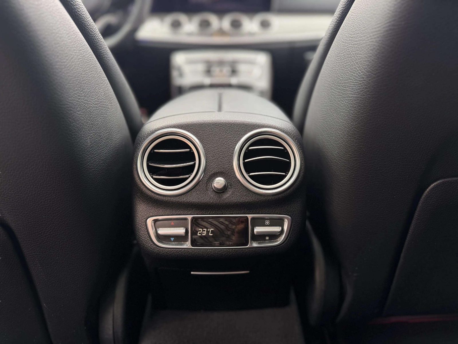2017 Mercedes-Benz E-klasa — fotografija 26
