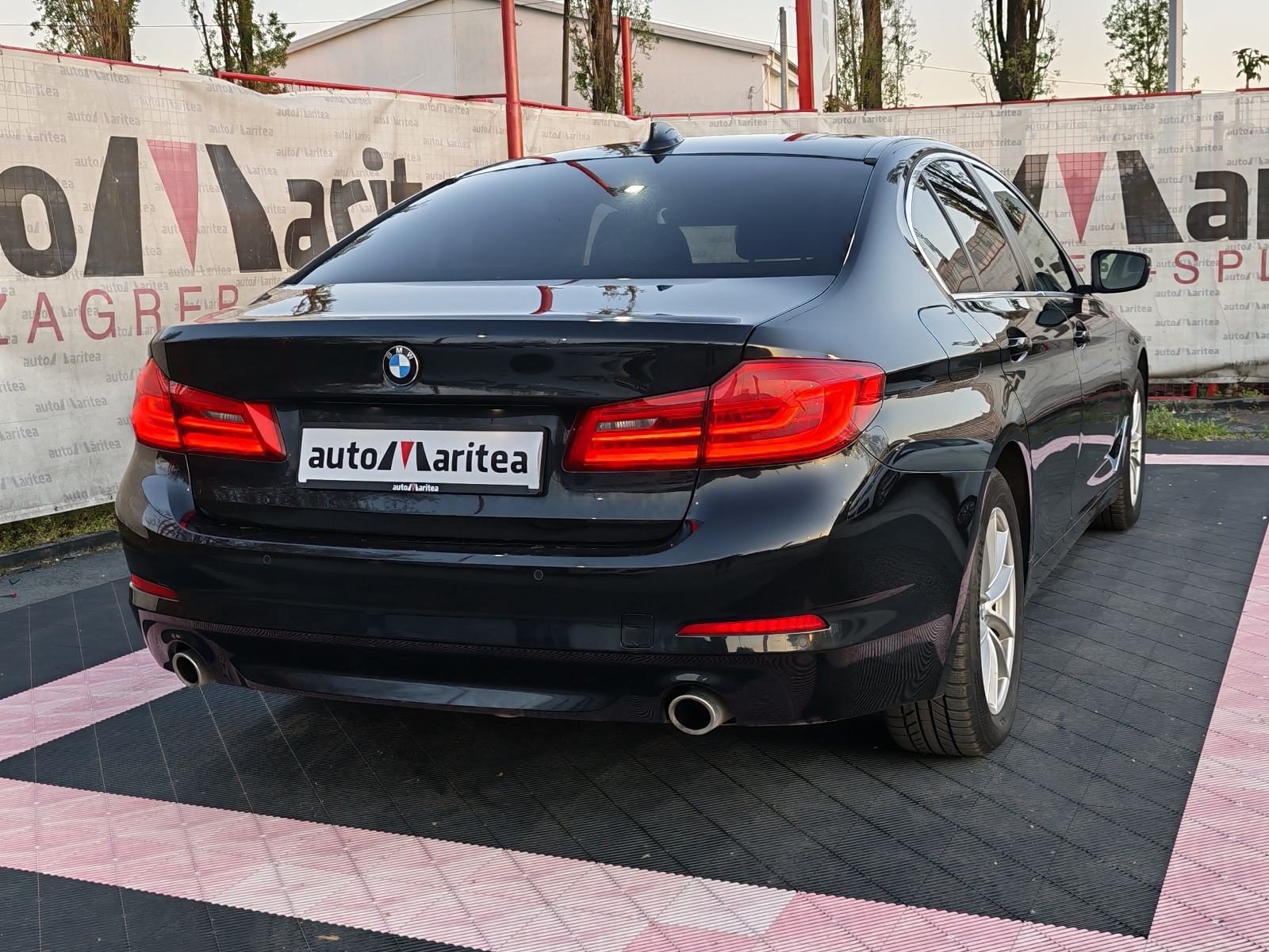 2017 BMW Serija 5 — fotografija 18