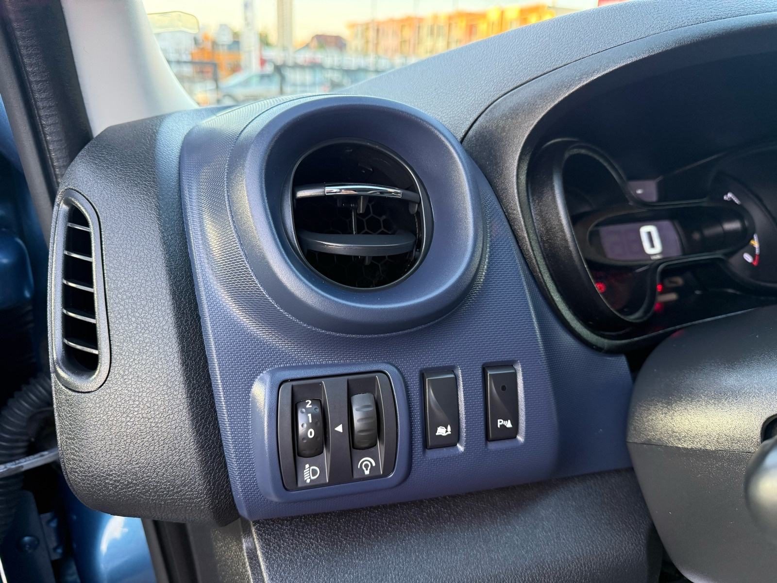 2015 Opel Vivaro — fotografija 15