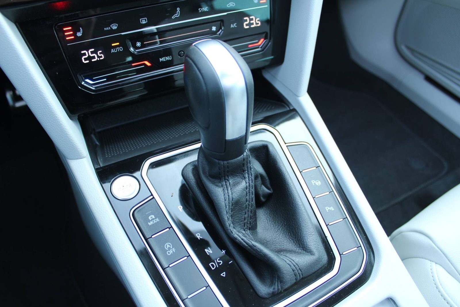 2023 Volkswagen Passat Variant — fotografija 21