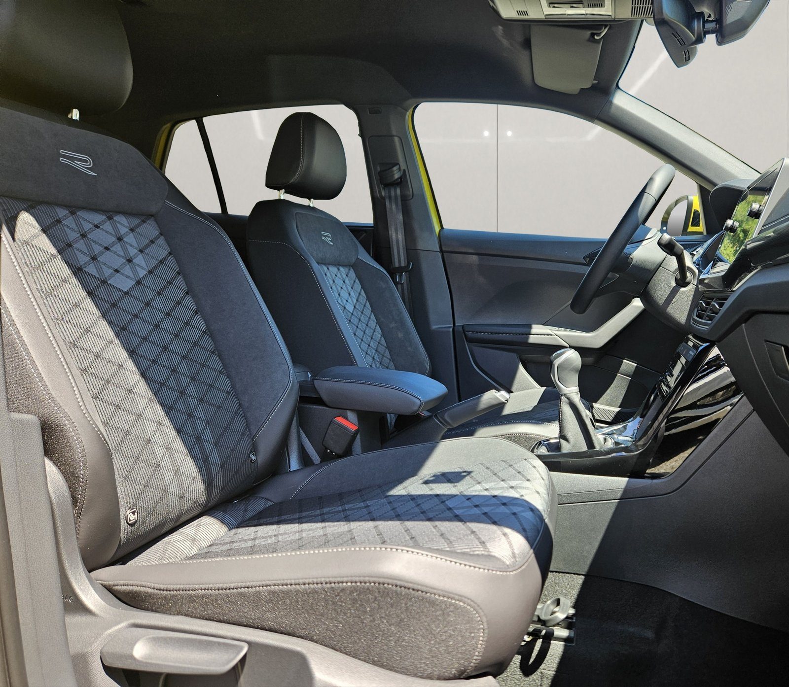2026 Volkswagen T-Cross R-Line — fotografija 13