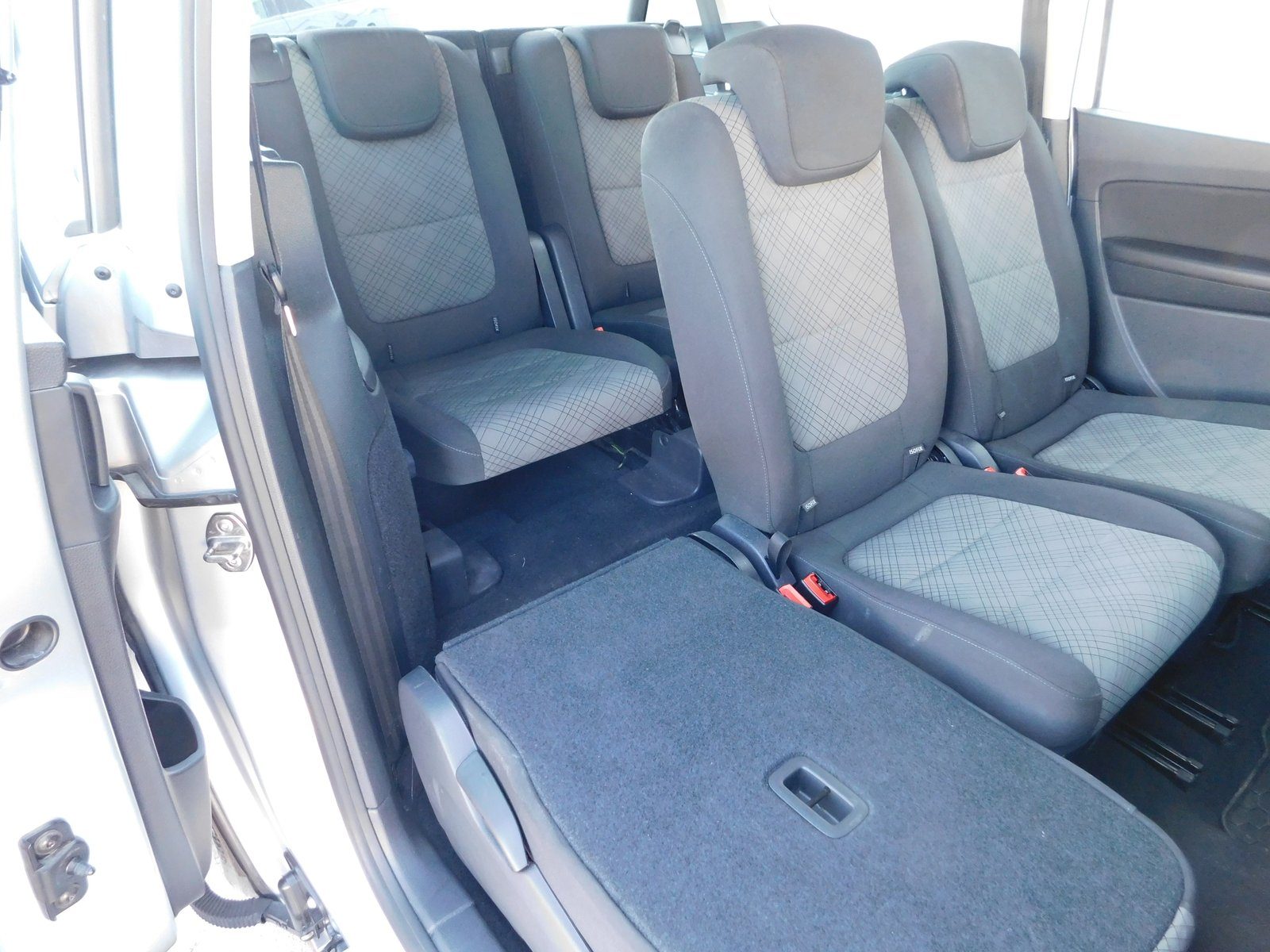 2016 Volkswagen Sharan — fotografija 15