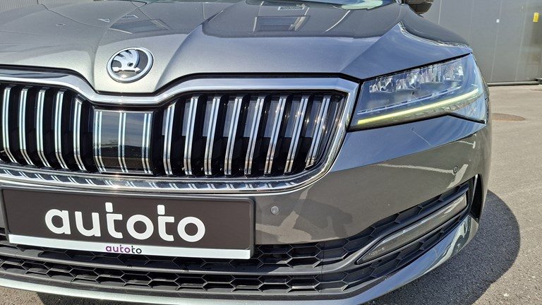 2022 Škoda Superb — fotografija 21