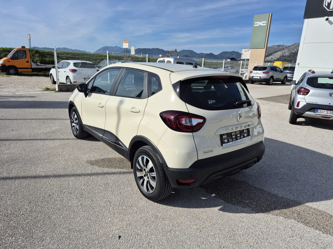 2019 Renault Captur — fotografija 3
