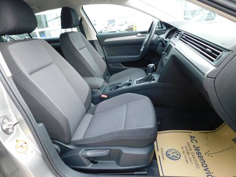 2017 Volkswagen Passat — sličica 12