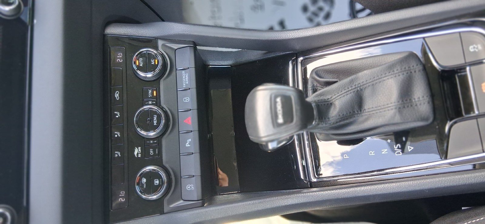 2022 Škoda Karoq — fotografija 13