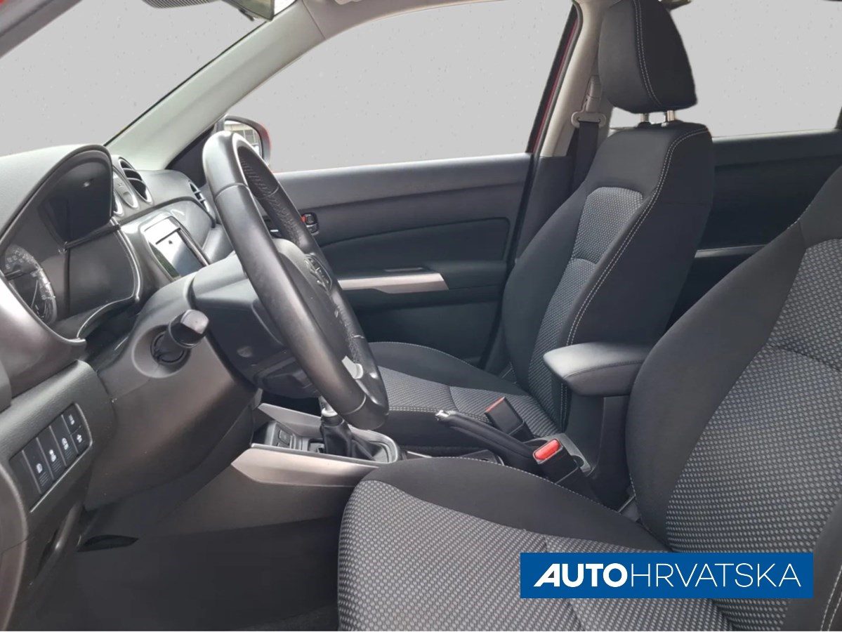 2023 Suzuki Vitara — fotografija 12