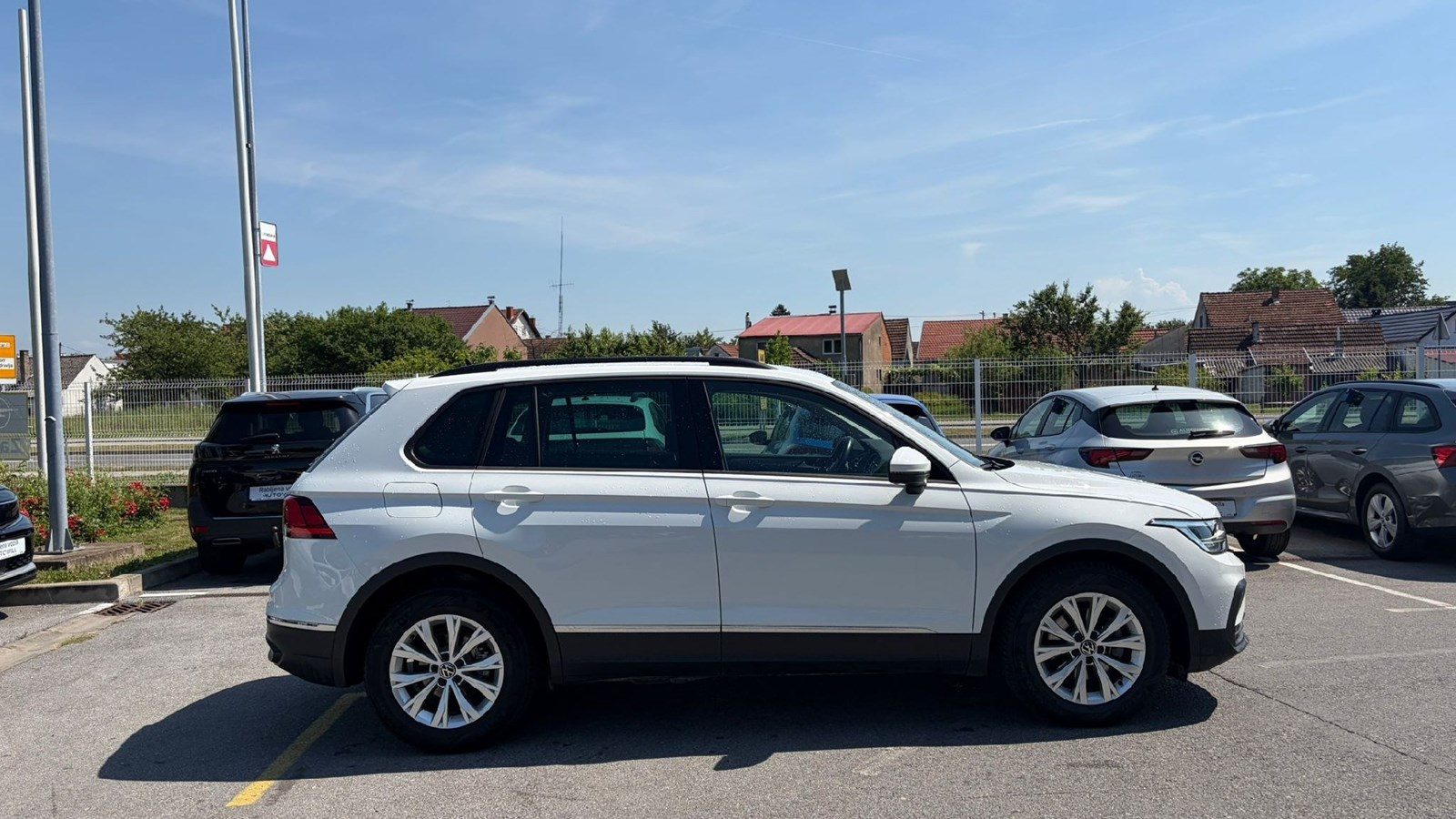 2021 Volkswagen Tiguan — fotografija 8