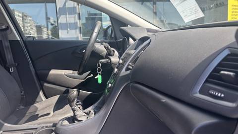 2015 Opel Astra — sličica 11