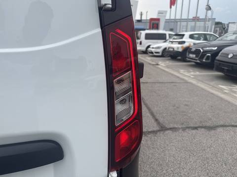 2022 Renault Express — sličica 14