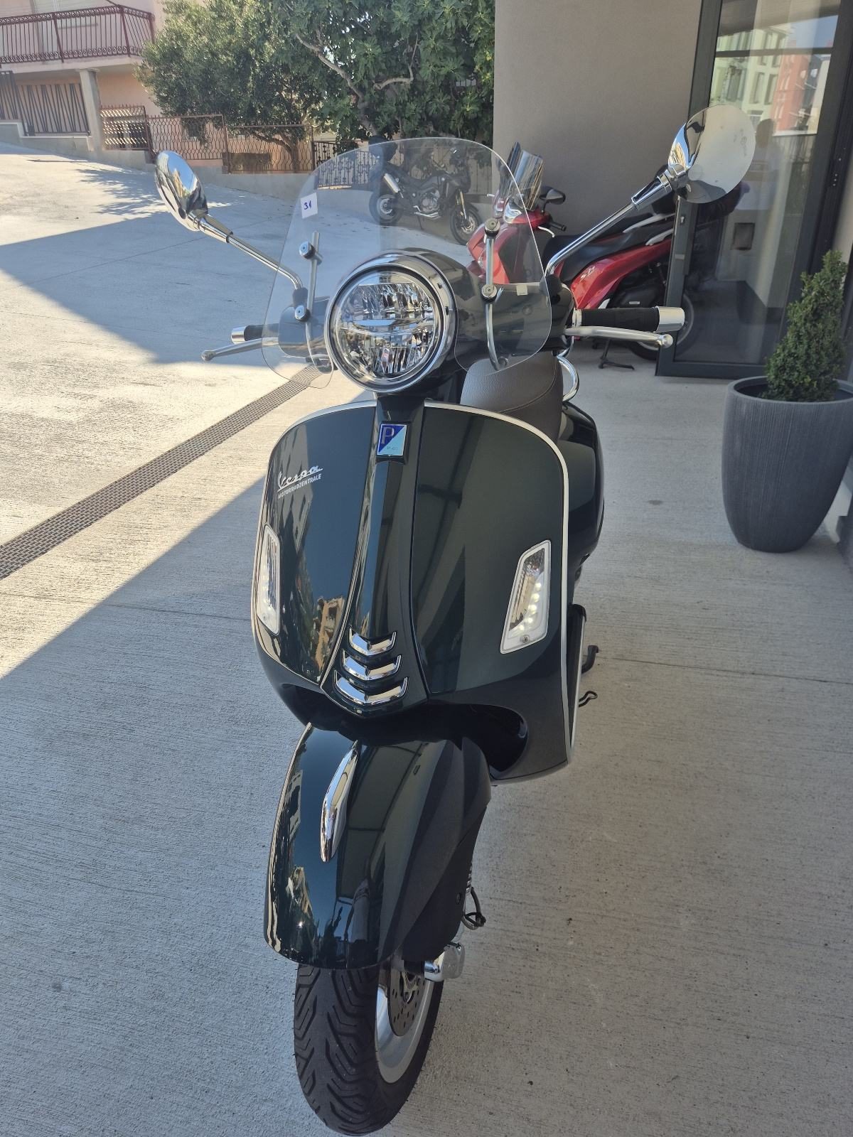 2020 Piaggio Vespa GTS300 — fotografija 12