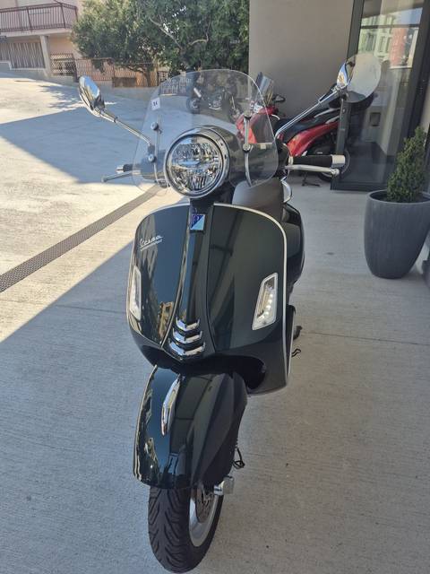 2020 Piaggio Vespa GTS300 — sličica 12