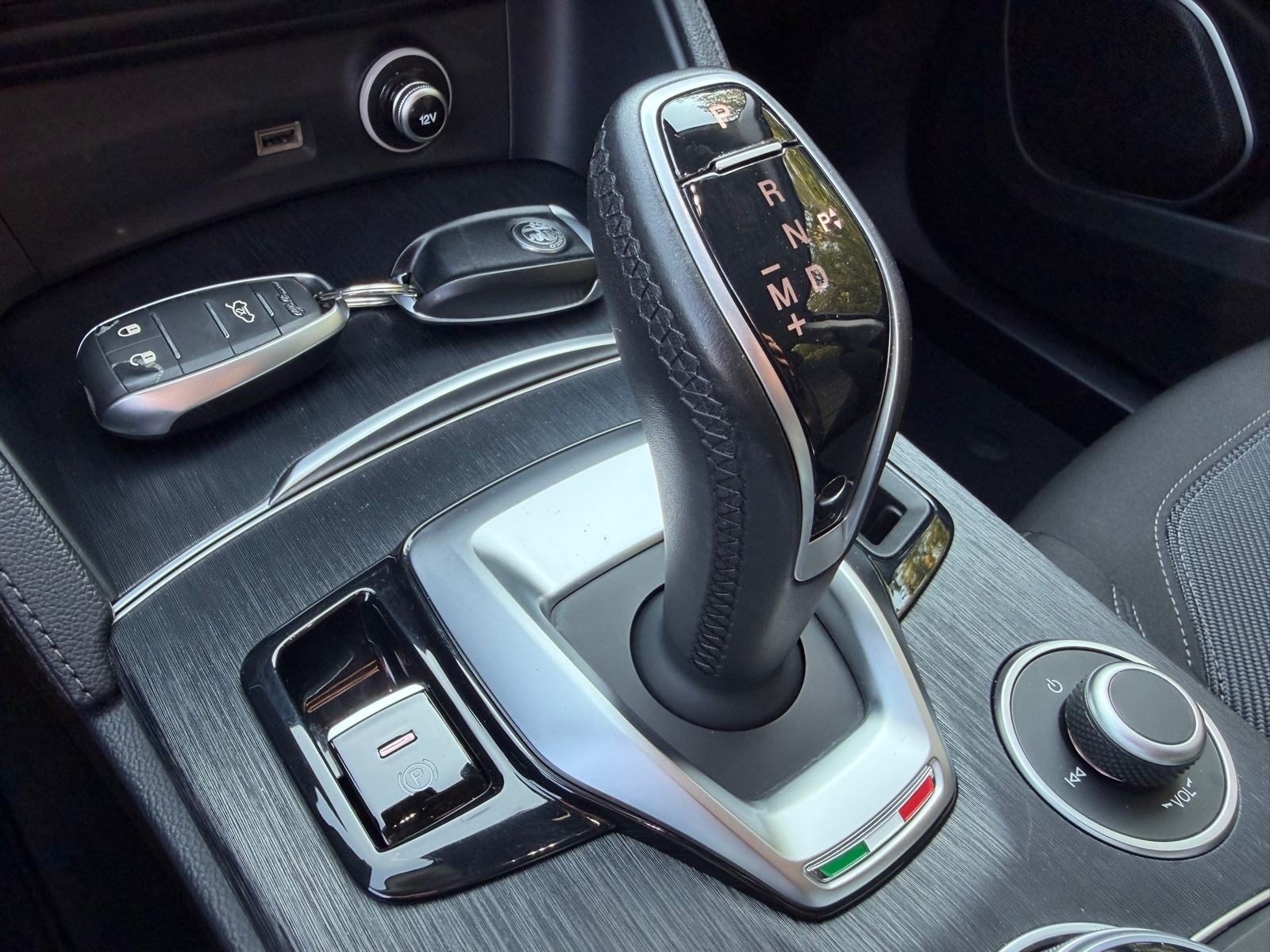 2020 Alfa Romeo Stelvio — fotografija 10