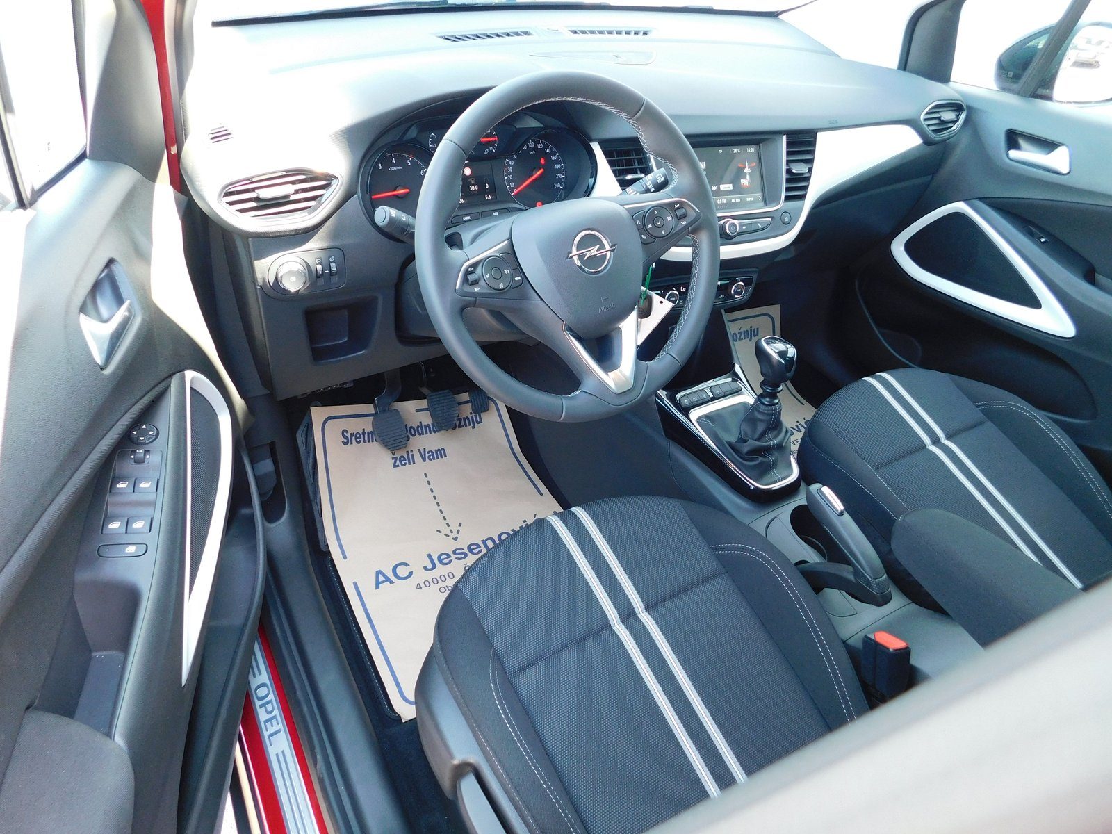 2022 Opel Crossland — fotografija 7