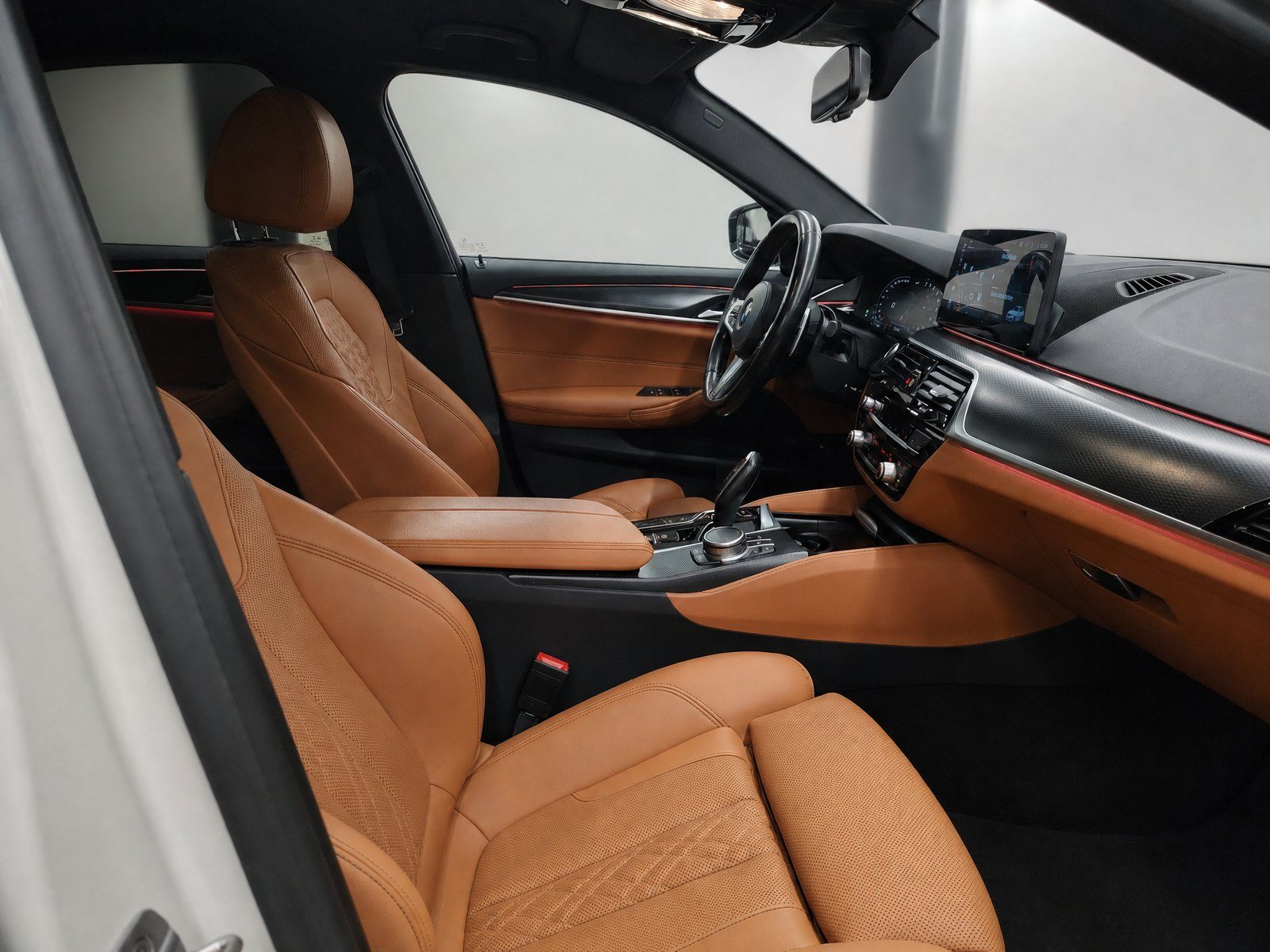 2021 BMW Serija 5 — fotografija 24