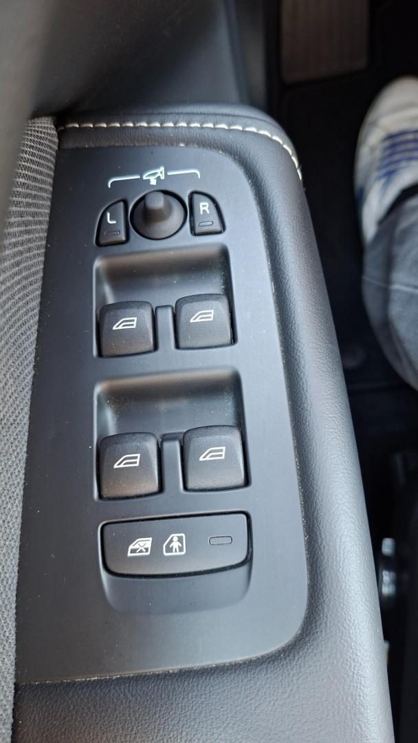 2023 Volvo XC60 — fotografija 19