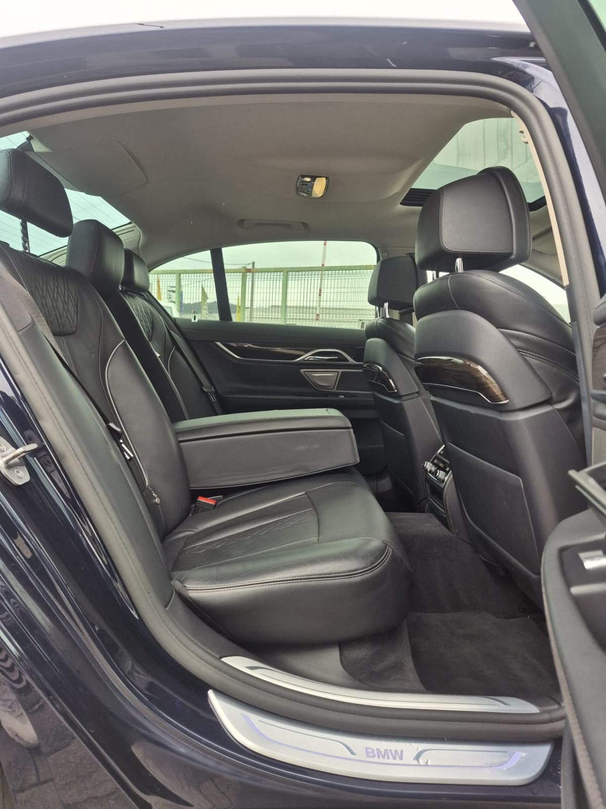 2016 BMW Serija 7 — fotografija 26
