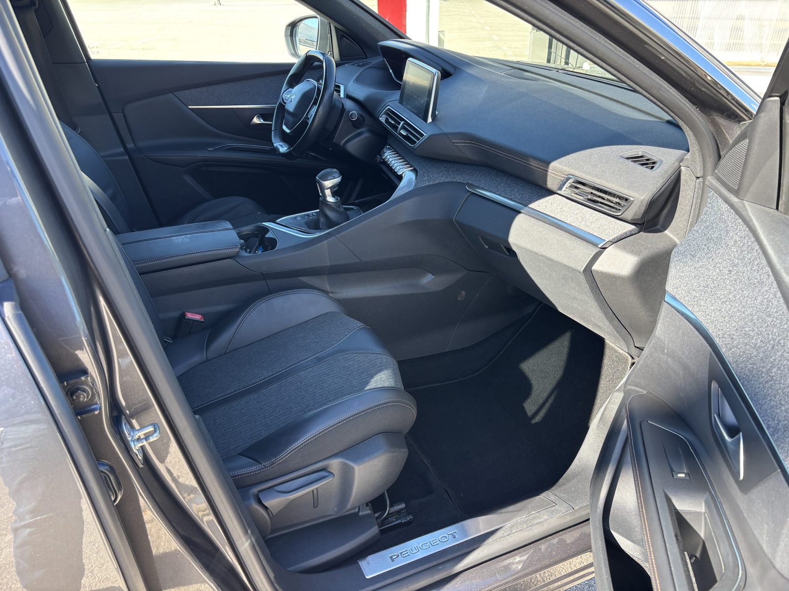 2018 Peugeot 3008 — fotografija 24