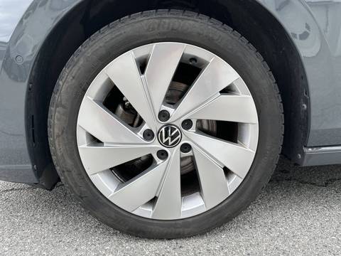 2023 Volkswagen Golf — sličica 15