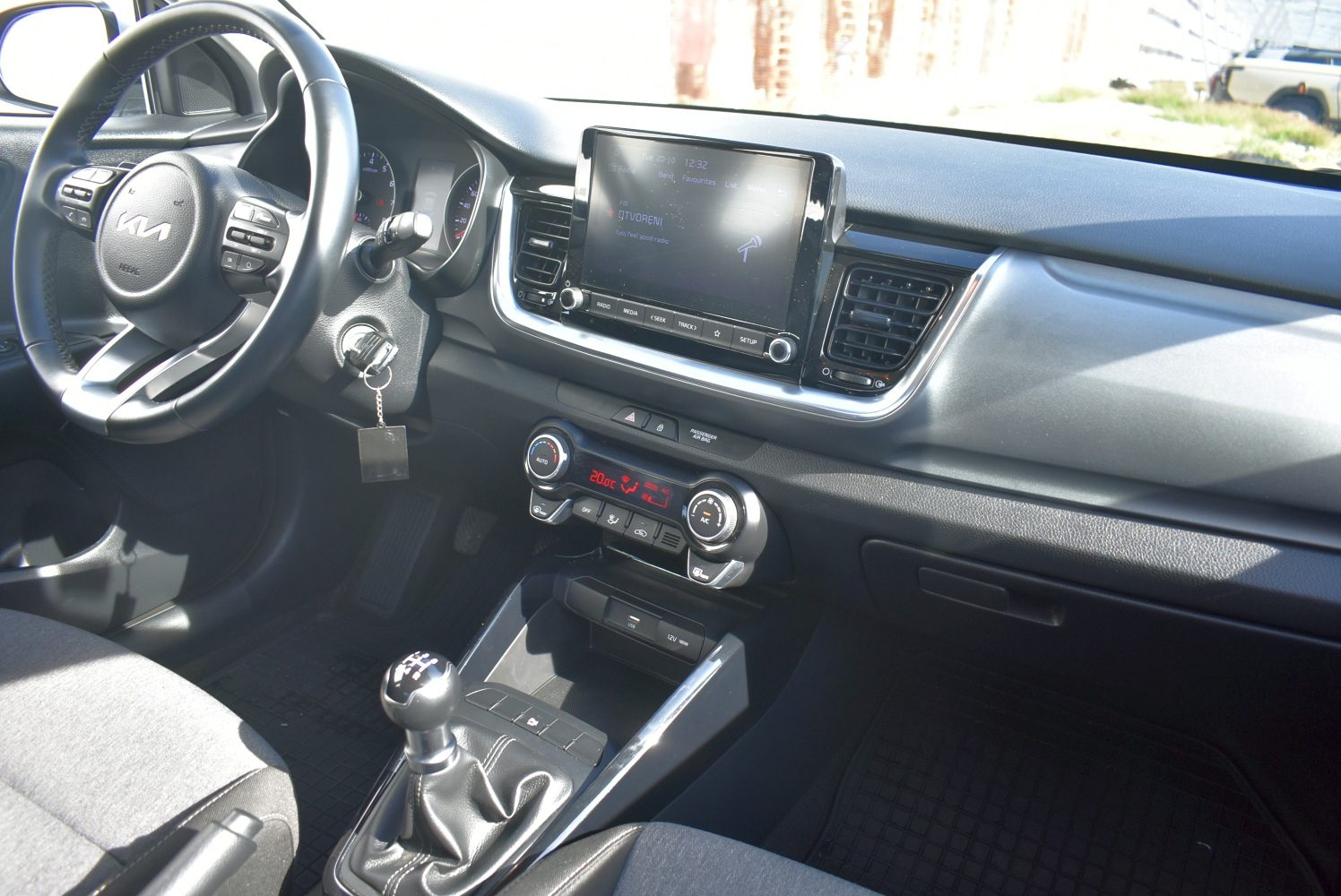 2021 Kia Stonic — fotografija 8