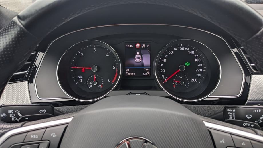 2023 Volkswagen Passat — fotografija 30