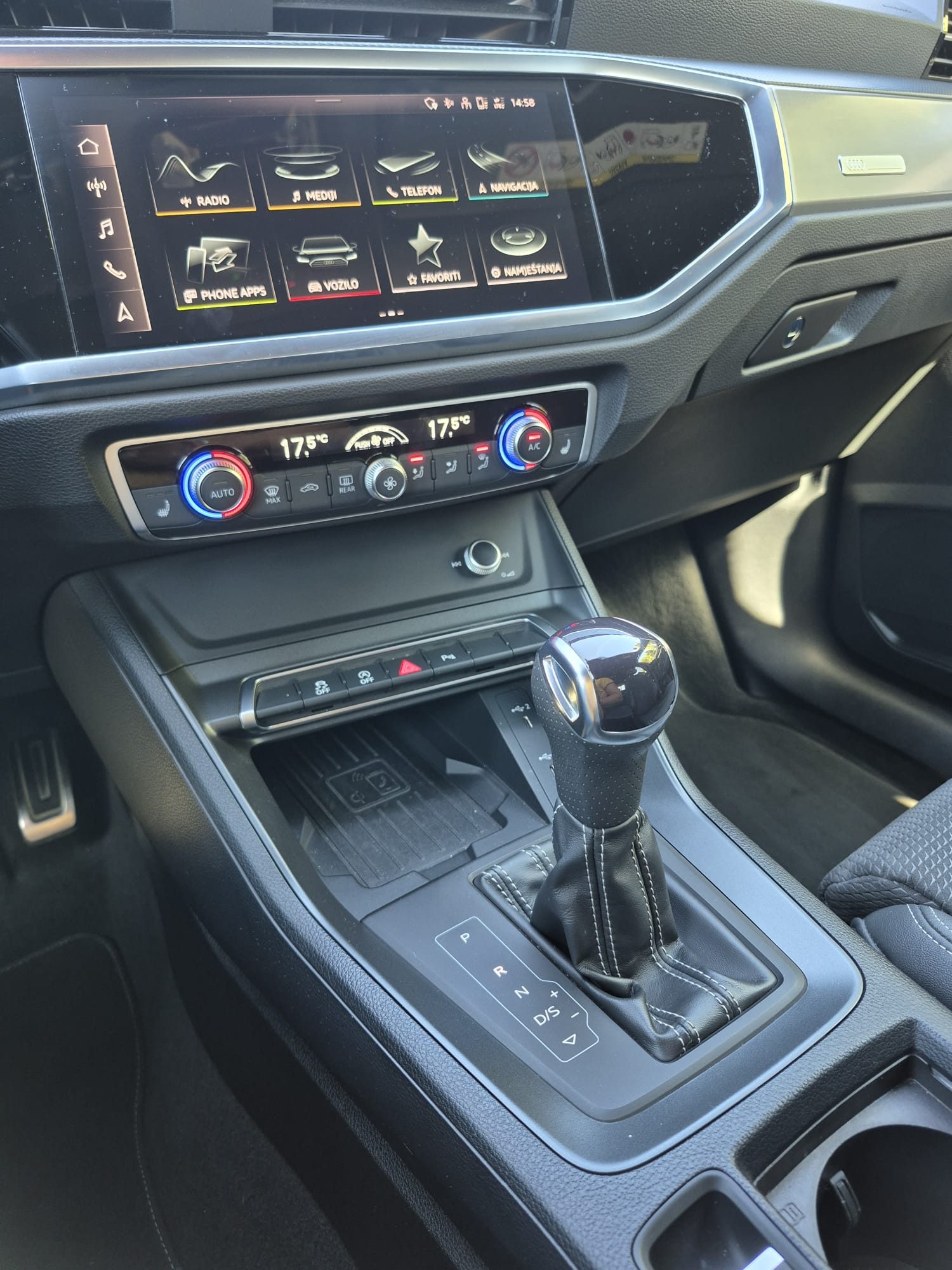 2022 Audi Q3 S line — fotografija 17