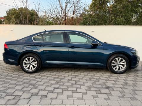 2021 Volkswagen Passat — sličica 8
