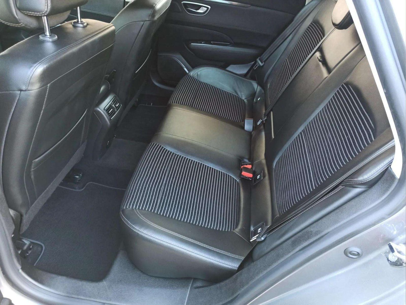 2019 Renault Talisman — fotografija 16
