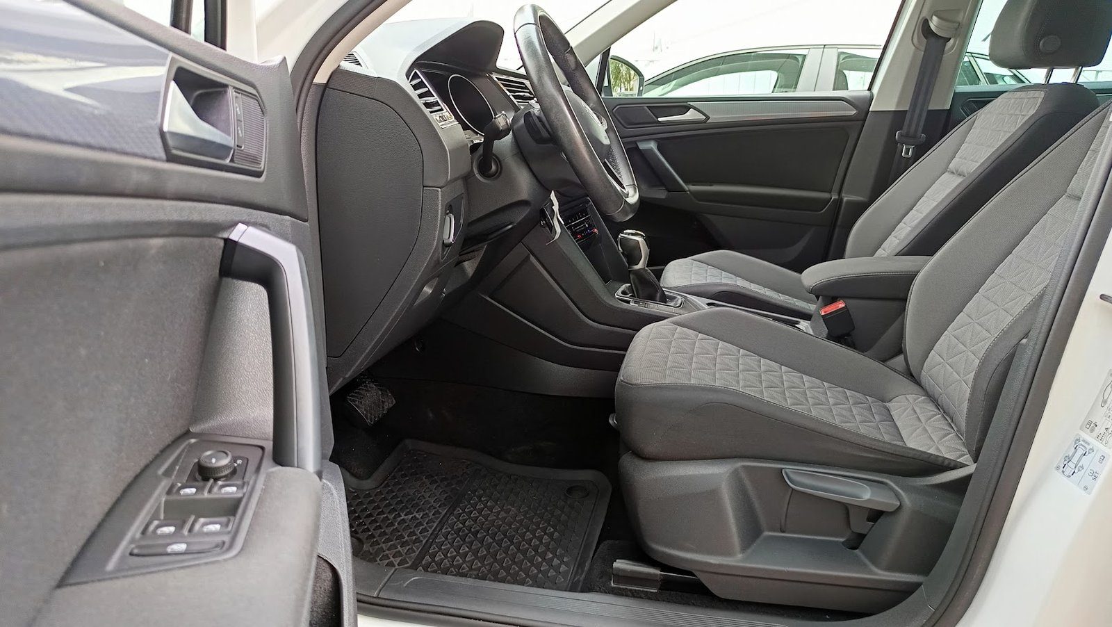 2022 Volkswagen Tiguan — fotografija 11