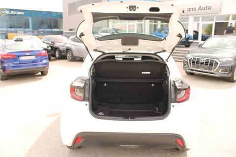 2024 Toyota Yaris — sličica 9
