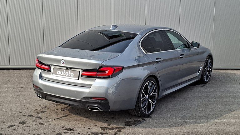 2023 BMW Serija 5 — fotografija 3