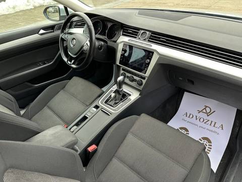 2019 Volkswagen Passat — sličica 10