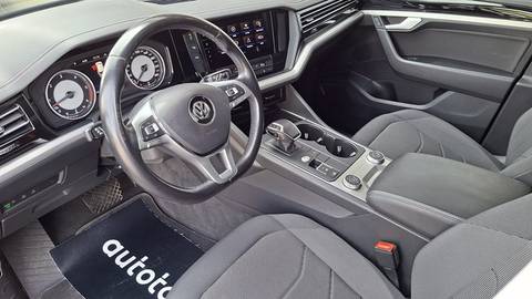 2018 Volkswagen Touareg — sličica 5