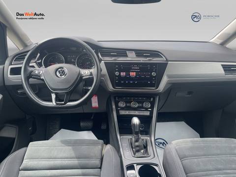 2022 Volkswagen Touran R-Line — sličica 11