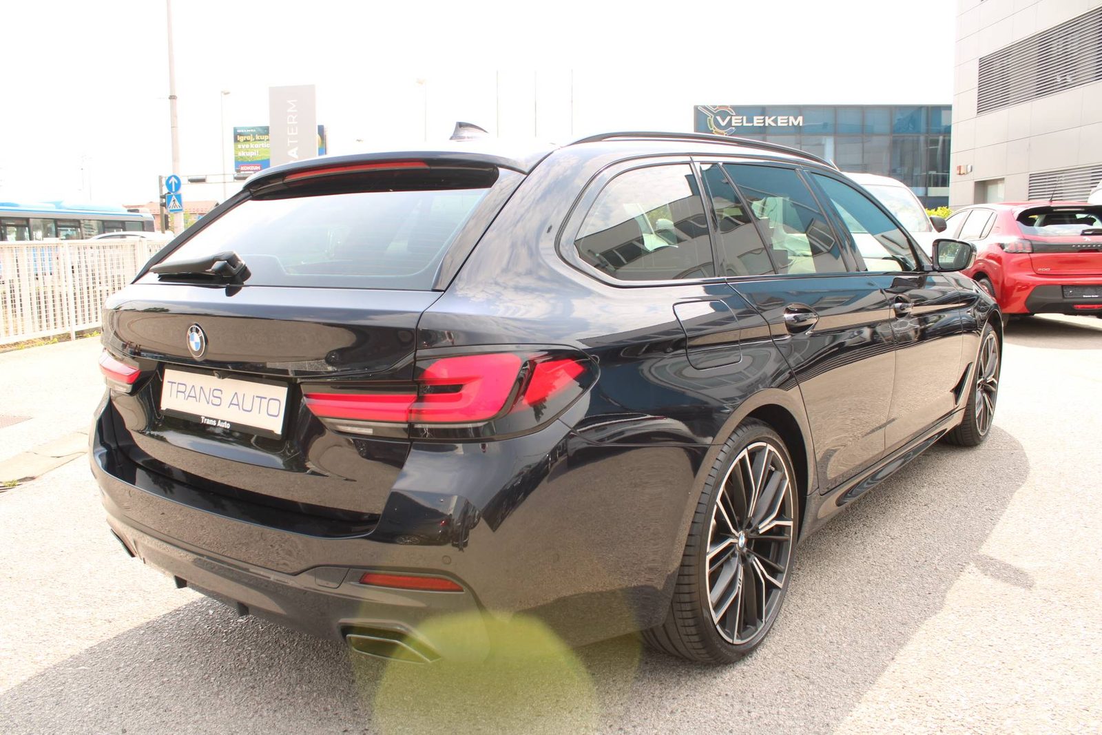 2021 BMW Serija 5 — fotografija 5
