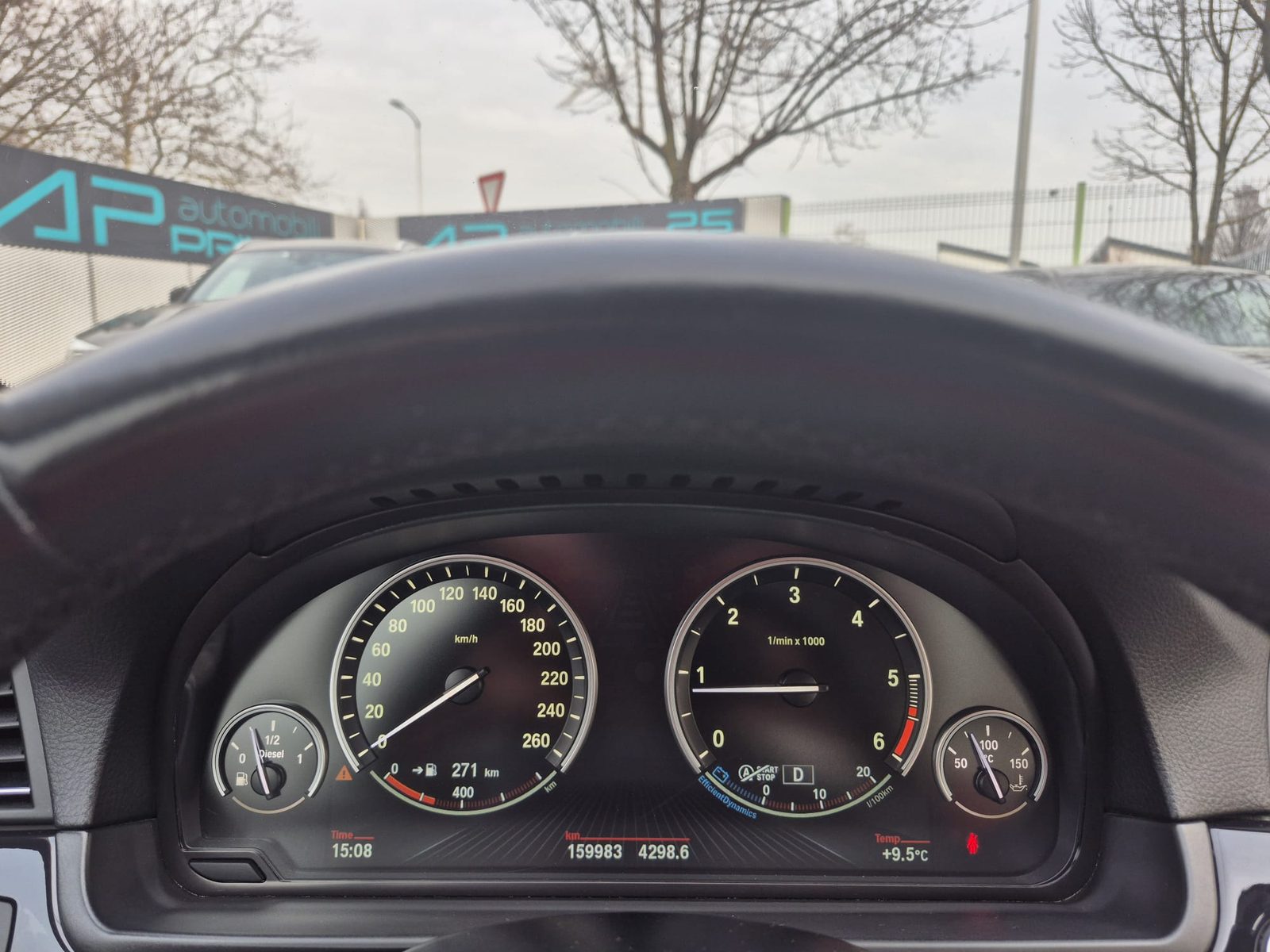 2015 BMW Serija 5 — fotografija 13