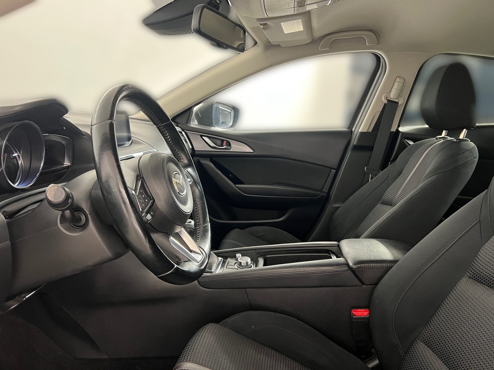 2017 Mazda 3 — fotografija 13