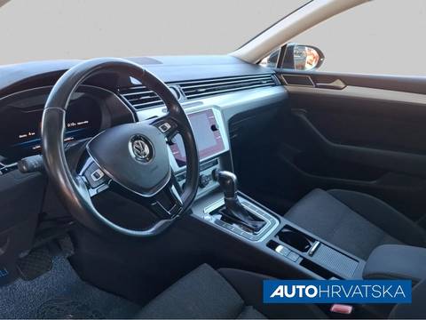 2019 Volkswagen Passat — sličica 17