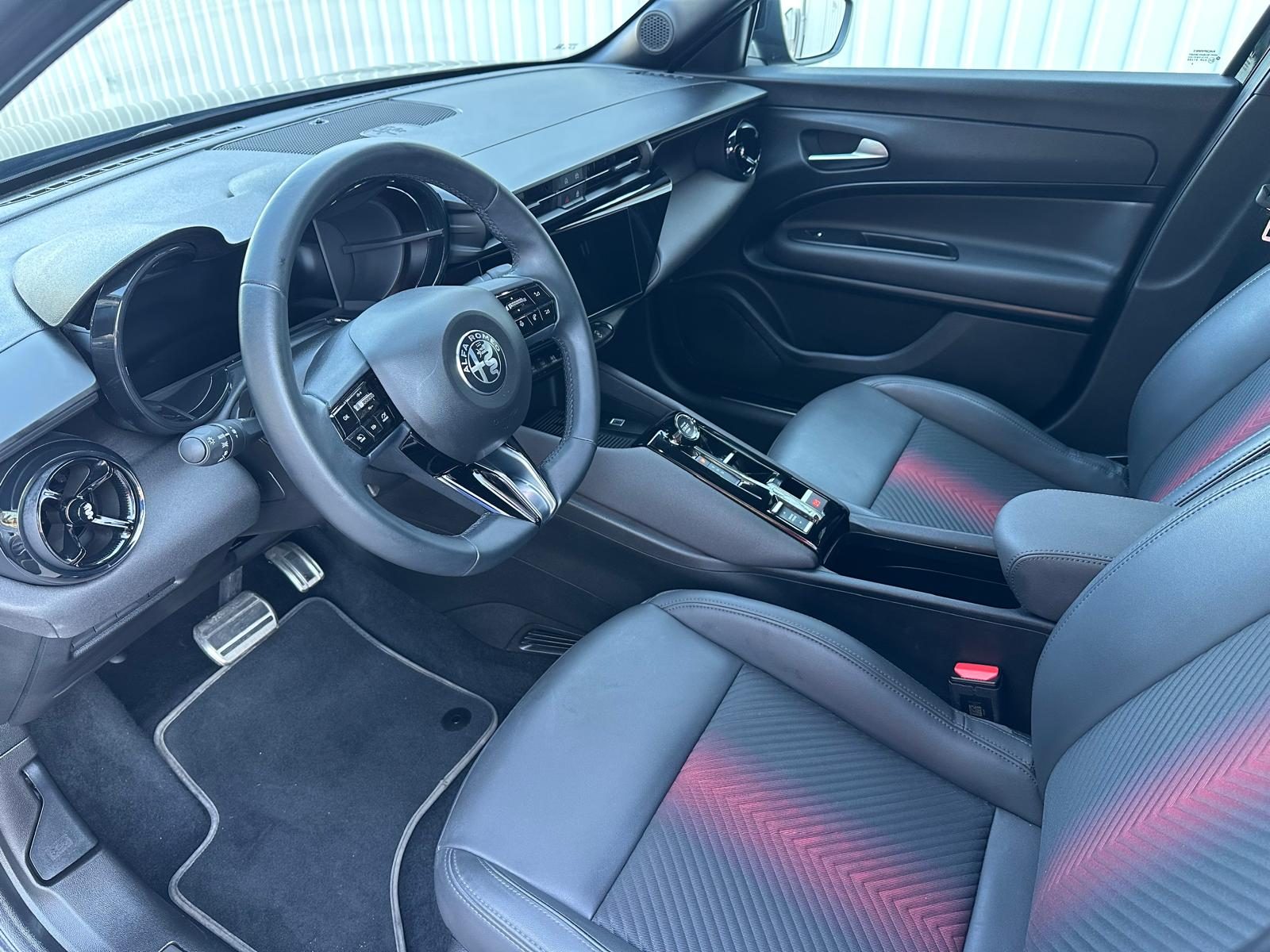 2026 Alfa Romeo Junior — fotografija 9