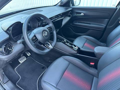 2026 Alfa Romeo Junior — sličica 9